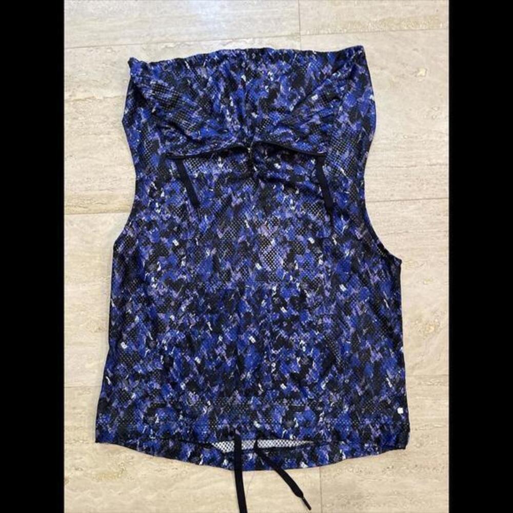 Fabletics Size Large Demi Lovato Damara Vest Activewear Mock Neck Mesh Camo blue